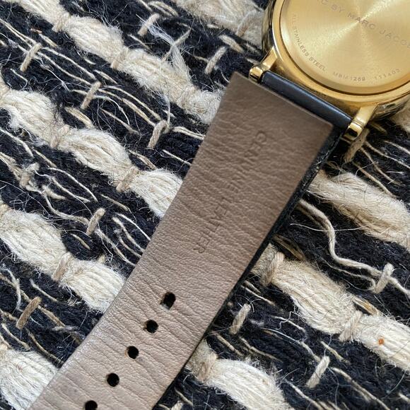 🌿Marc By Marc Jacob’s Women’s Analog Black Leather Strap Baker Watch - Picture 7 of 10